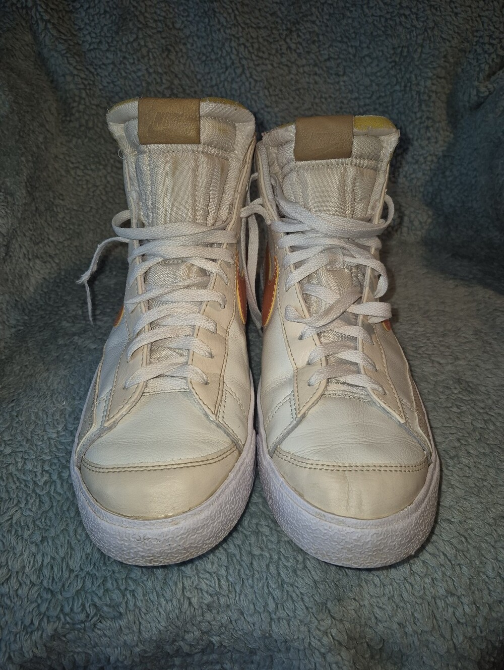 White NIKE High-Top men's Sneakers with Orange Accent